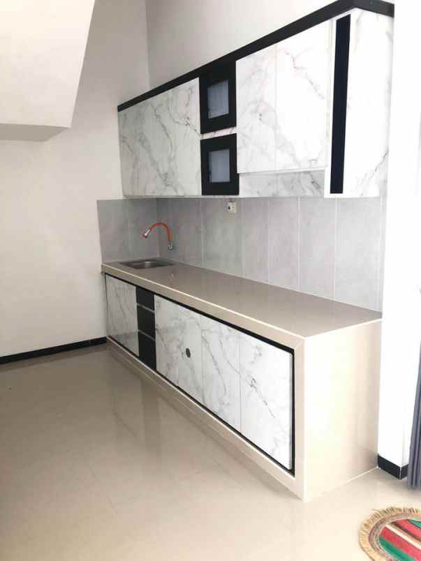 rumah villa lokasi ketindan lawang malang