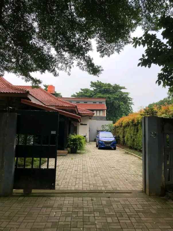 rumah villa luas bojongsari depok ada kolam renang