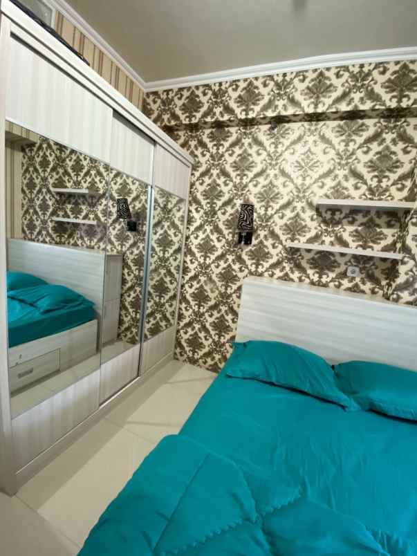 sewa apartemen 2 kamar furnish di green pramuka city