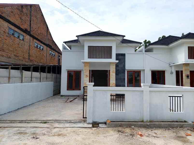 sisa 1 unit lagi lokasi di jl duyung pekanbaru