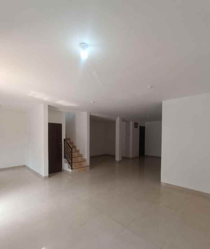 taman palem lestari jak bar