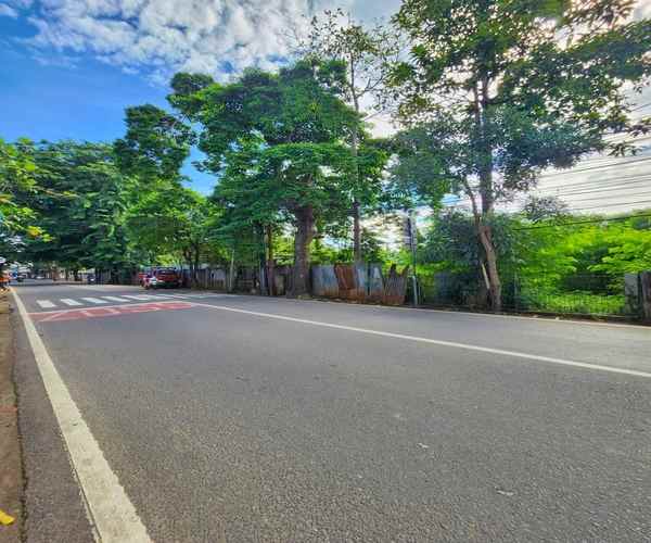 tanah luas pinggir jalan raya utama di jakarta selatan