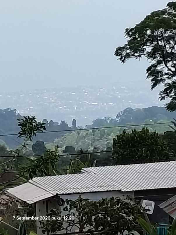 tanah view laut dan lembah di wanagiri singaraja bali