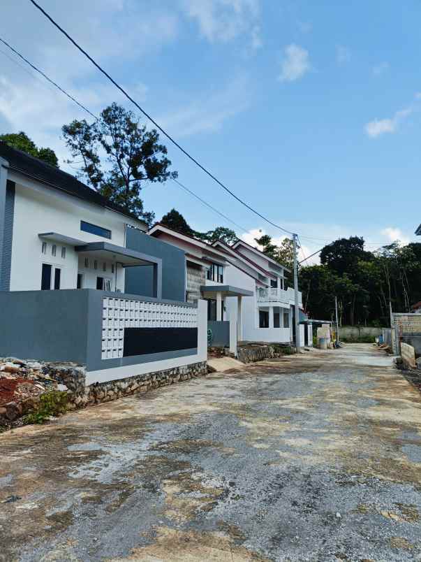 tanah view pegunungan di gunungpati kota semaran