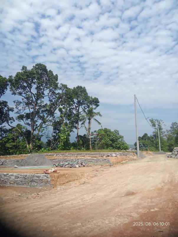 tanah view pegunungan di gunungpati kota semaran