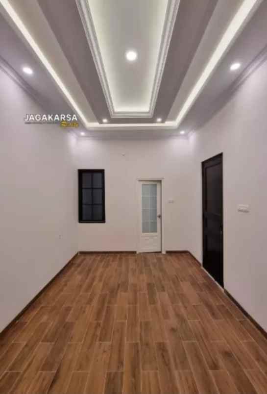 townhouse siap huni di jagakarsa