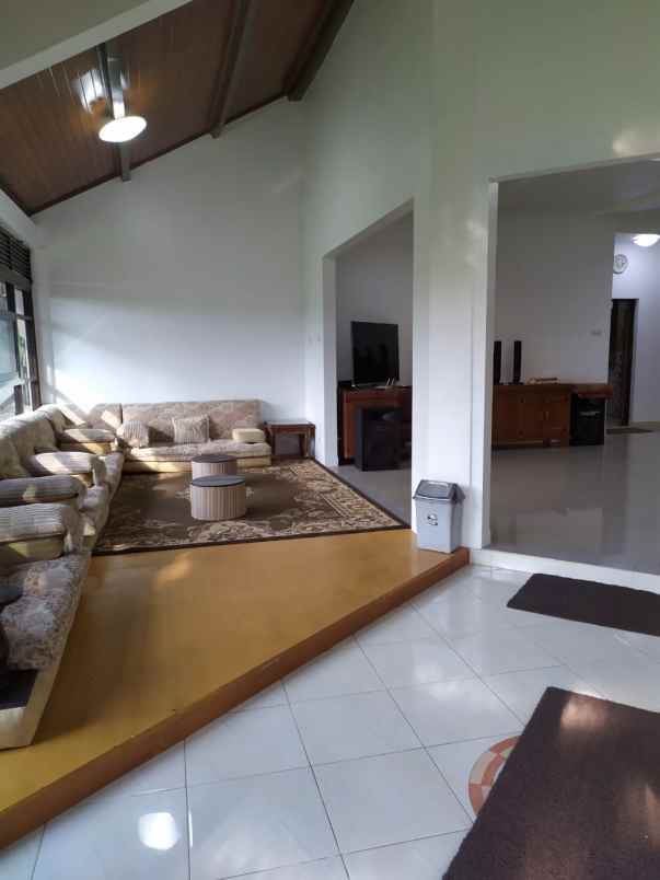 villa alamat jalan cisarua km 81