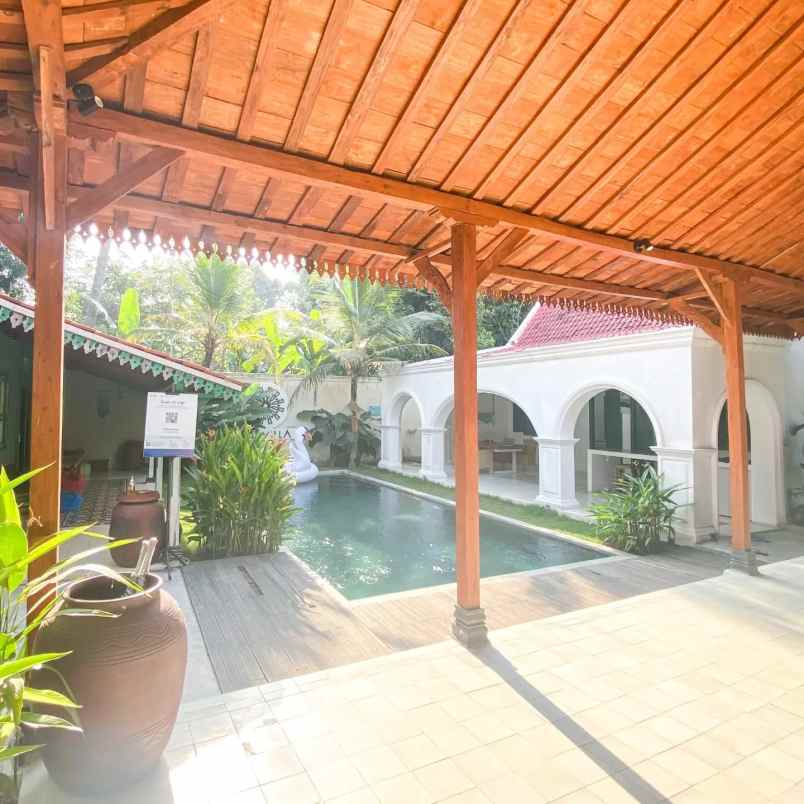 villa cantik 5 menit ke kawasan wisata candi borobudur