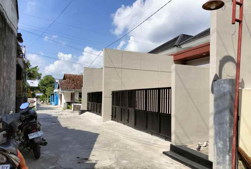 2 rumah baru dekat candi sambisari purwomartani sleman