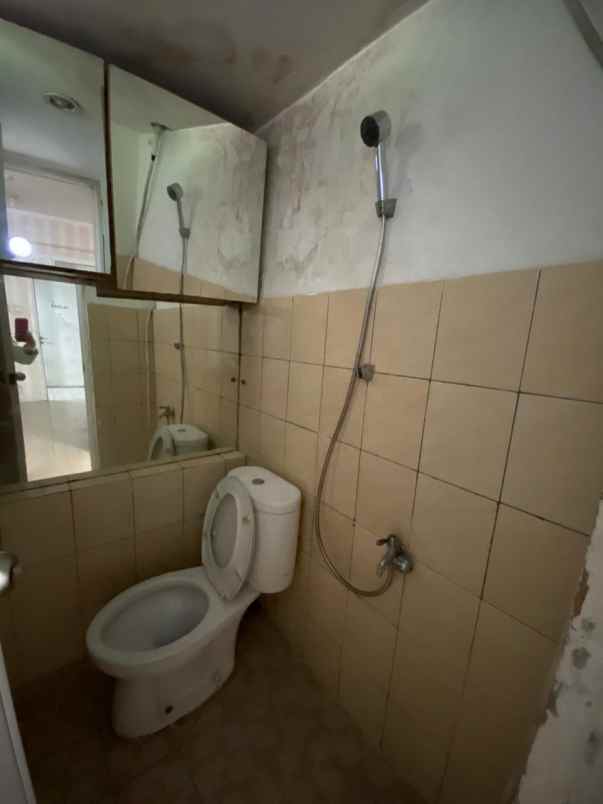 dijual apartemen jl jend a yani kav 49