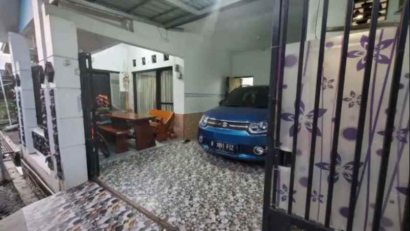 dijual cepat rumah 2 lantai siap huni