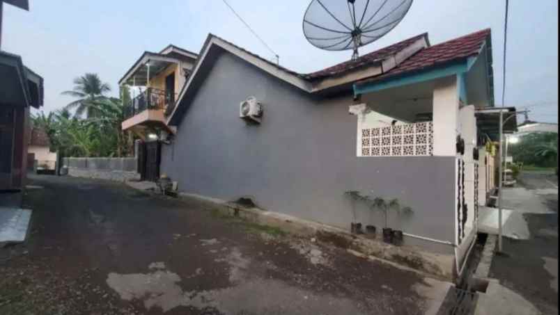 dijual cepat rumah 2 lantai siap huni