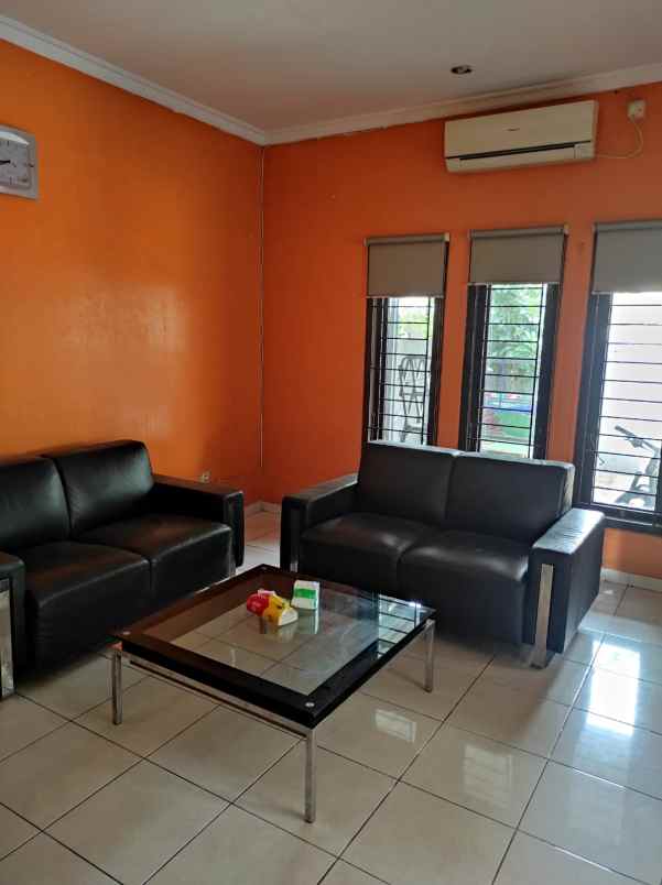 dijual cepat rumah di jln matahari bekasi selatan