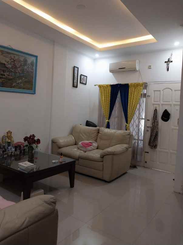 dijual cepat rumah siap huni di menceng jakarta barat