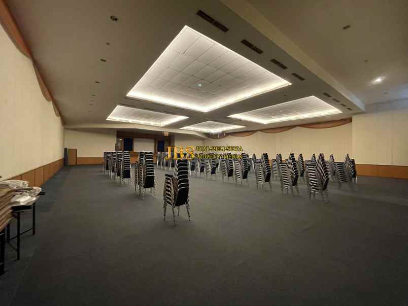 dijual gedung di jalan asrama medan kondisi siap pakai