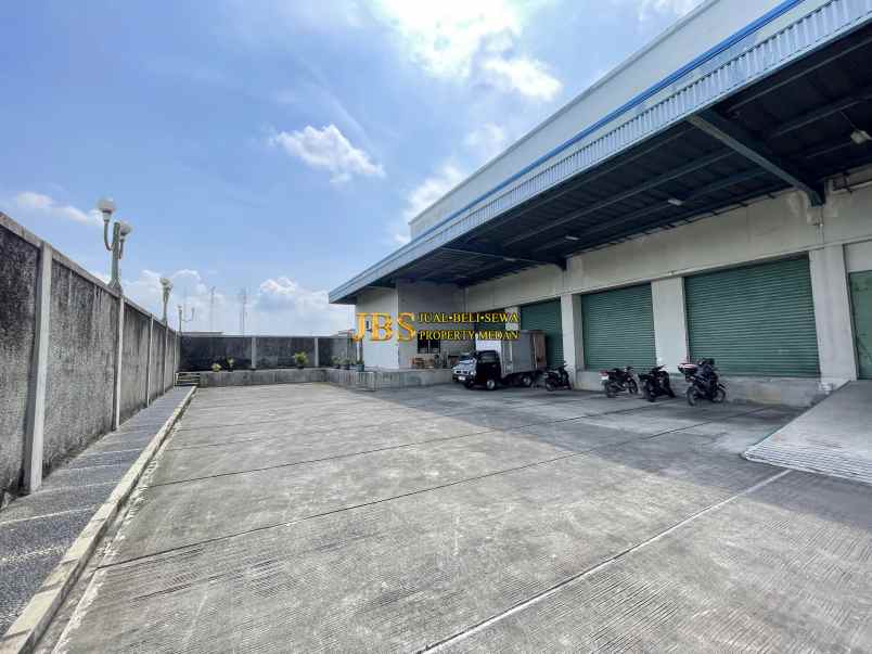 dijual gedung di jalan asrama medan kondisi siap pakai