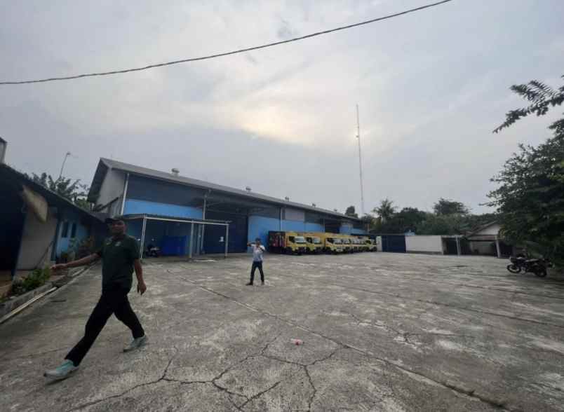 dijual gudang di jalan raya tapos kota depok strategis