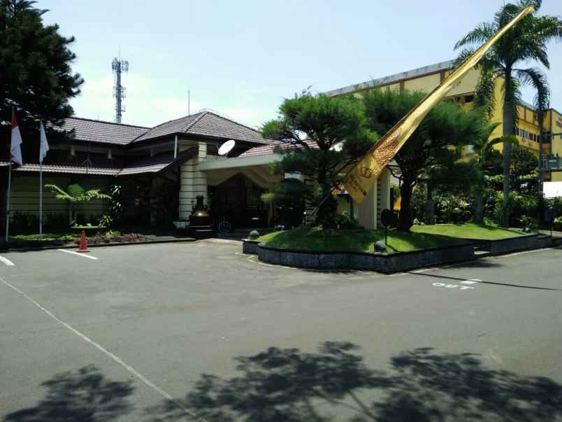 dijual hotel jl candi panggung