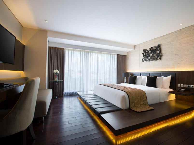 dijual hotel jl petitenget kerobokan