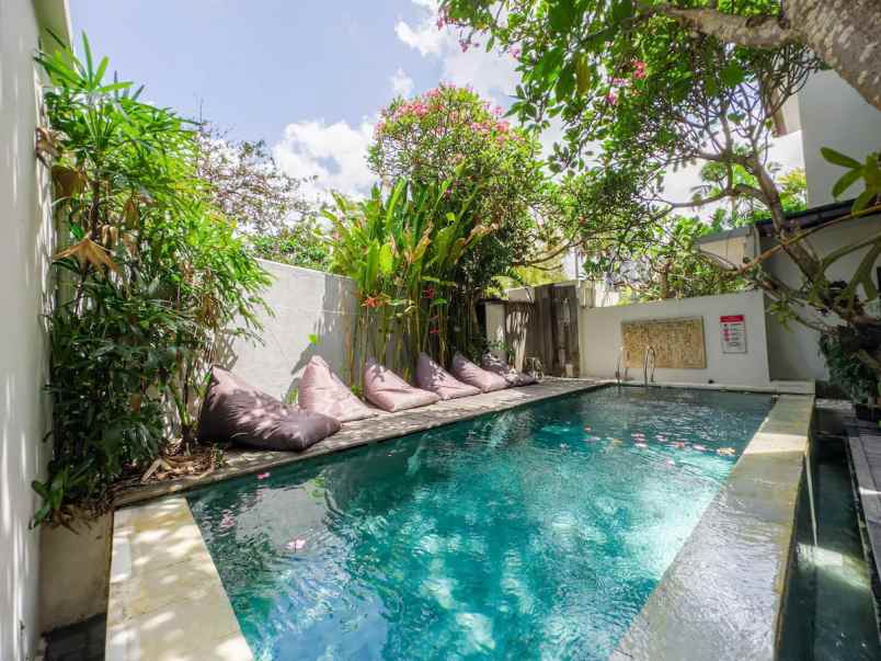 dijual hotel seminyak kec kuta kab badung