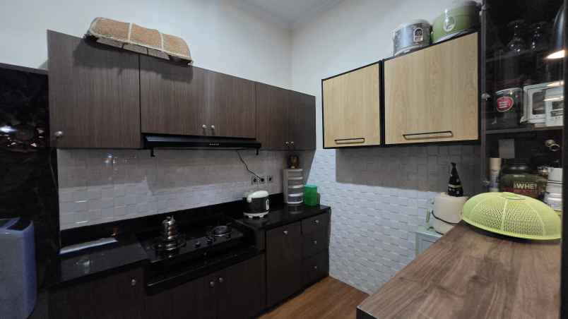 dijual kost jl anggrek kec palmerah