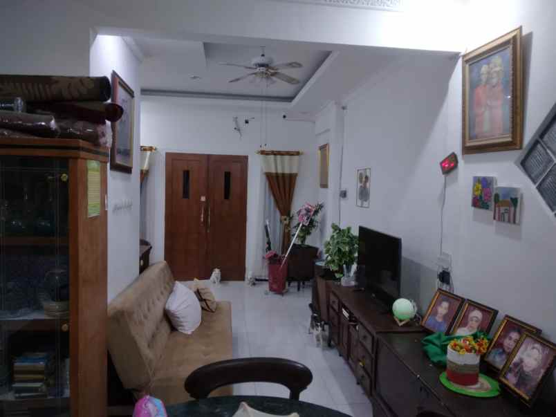 dijual kost lebak bulus