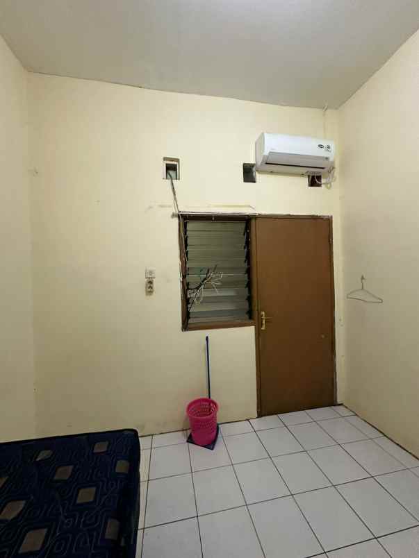 dijual kost tomang