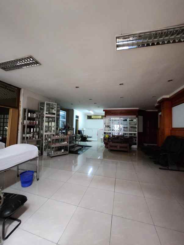 dijual ruko gudang kantor jalan walikota mustajab