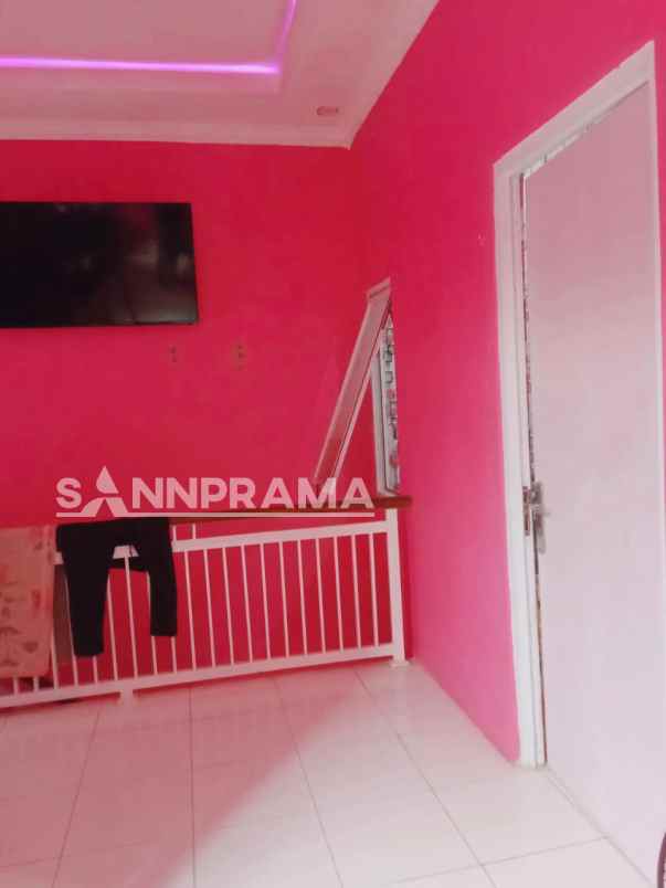 dijual rumah 2 lantai