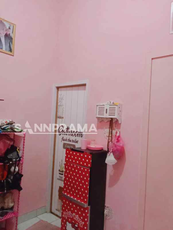 dijual rumah 2 lantai