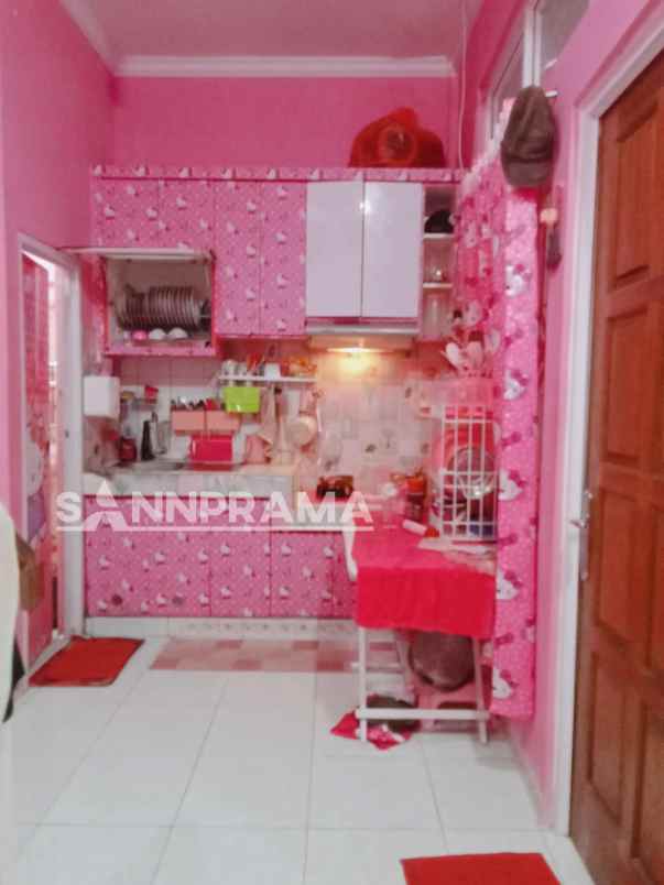 dijual rumah 2 lantai