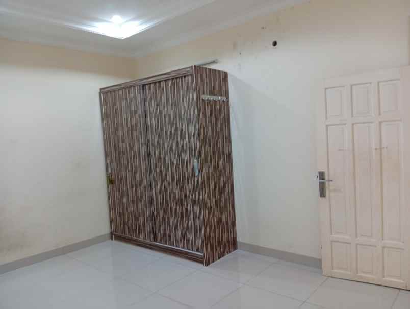 dijual rumah 2 lantai