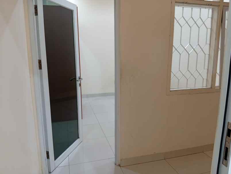 dijual rumah 2 lantai
