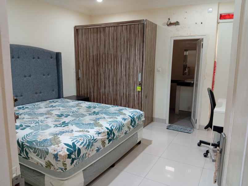 dijual rumah 2 lantai