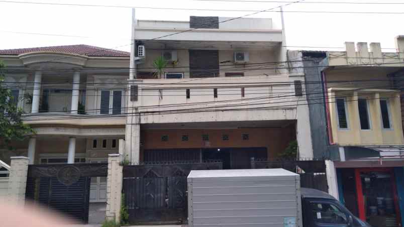 dijual rumah 2 lantai di jalan arteri soeta semarang