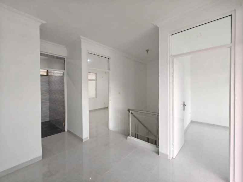 dijual rumah 2 lantai di modern land tangerang
