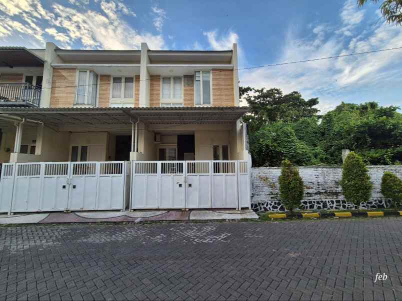 dijual rumah 2 lantai di sutorejo dekat raya mulyosari