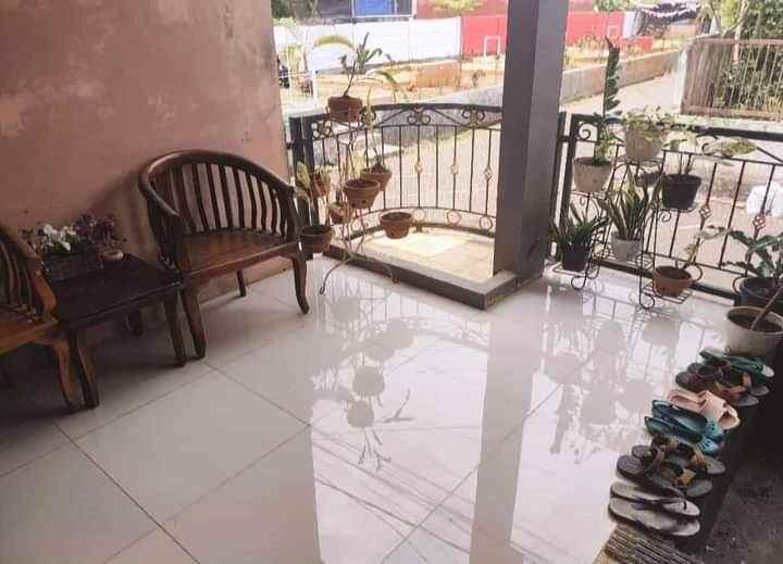 dijual rumah 2 lantai strategis hook bebas banjir