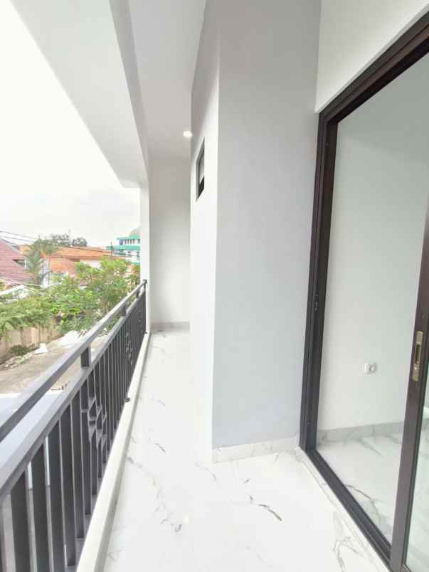 dijual rumah 5 kamar dekat mall pondok gede bekasi