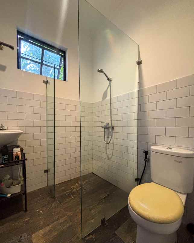 dijual rumah andara depok