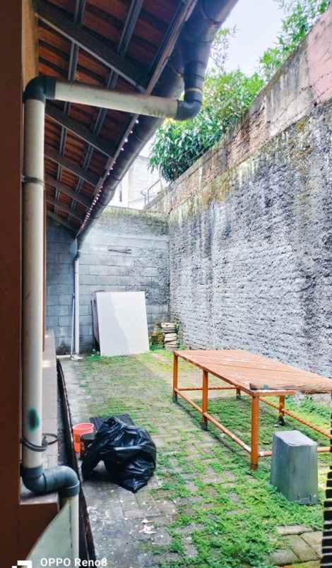 dijual rumah antapani