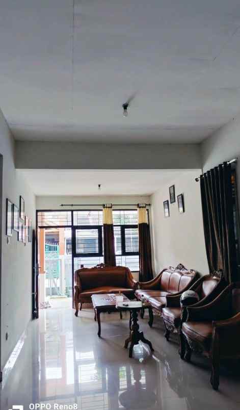 dijual rumah antapani