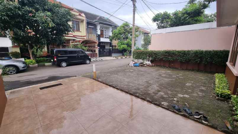 dijual rumah aria graha soekarno hatta