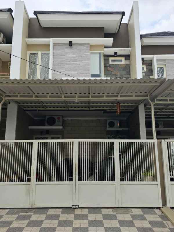 dijual rumah babatan pantai