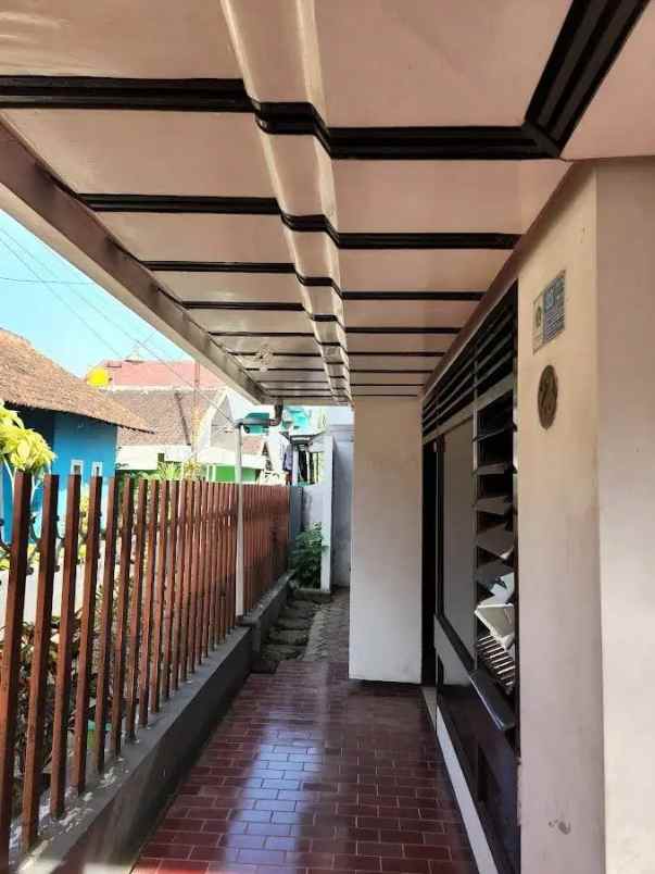 dijual rumah bagus shm di jalan kepuh kota malang