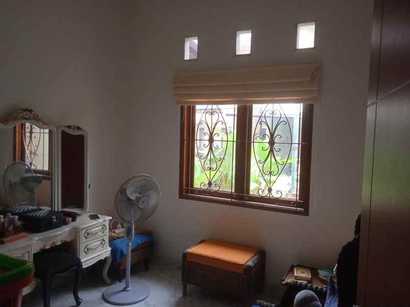 dijual rumah bali view cirendeu