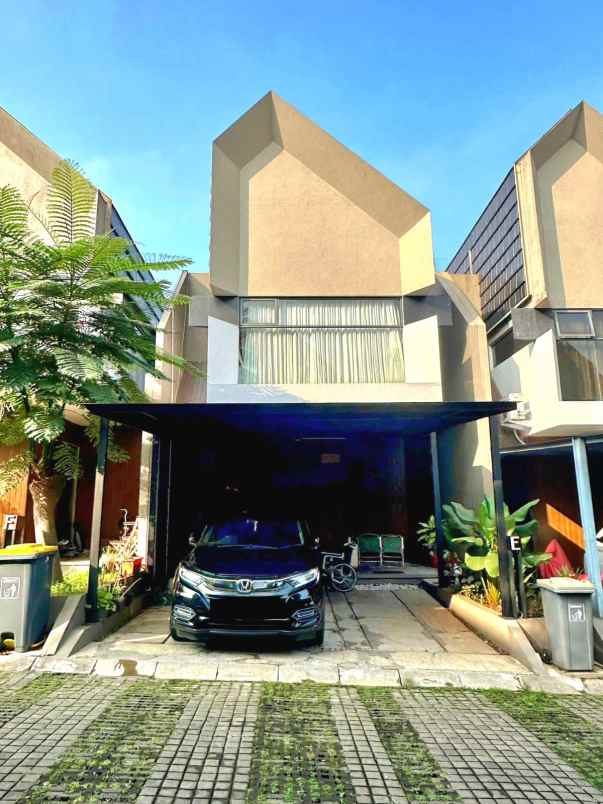 dijual rumah bambu apus jaktim