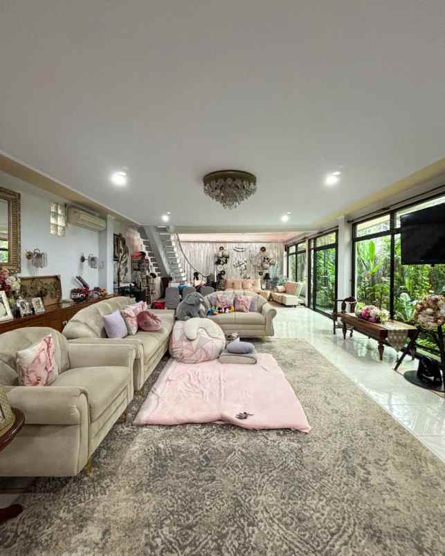 dijual rumah bangka kemang jaksel