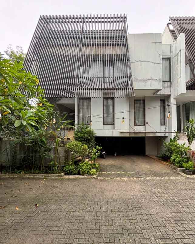 dijual rumah bangka kemang jaksel