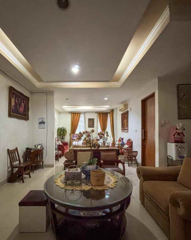 dijual rumah bangka kemang jaksel